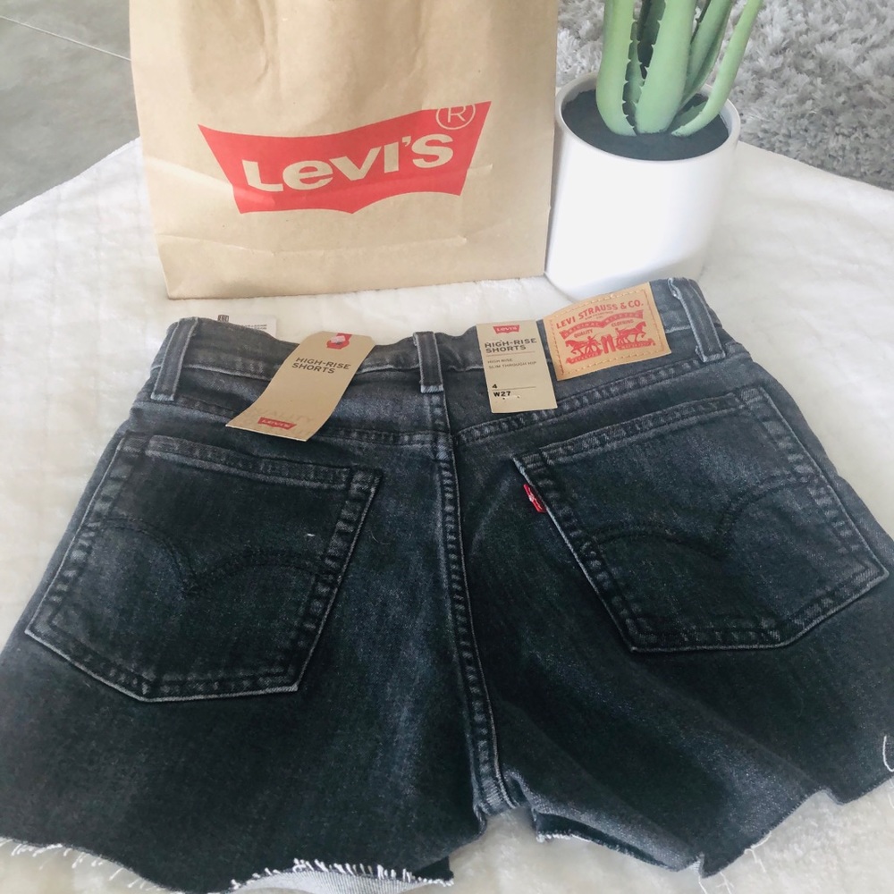 NWT, Levi’s High-Rise Shorts, Grey/Black Festival